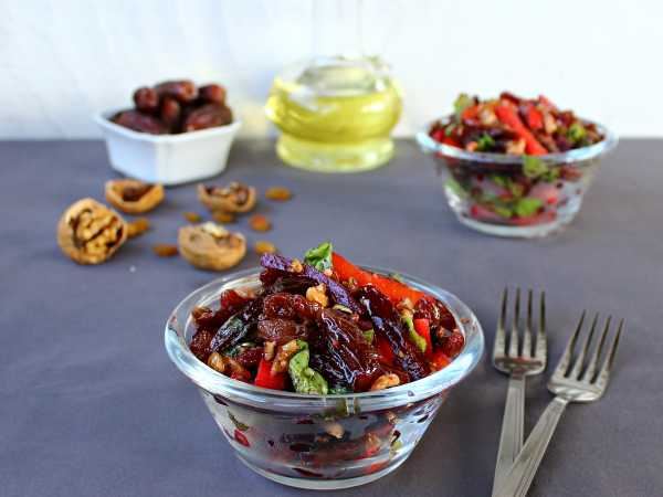 Салат из свёклы с луком и орехами