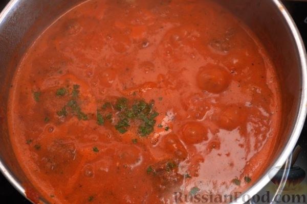 Томатный крем-суп с обжаренными фрикадельками