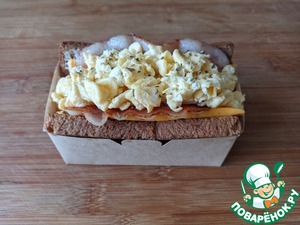 Корейский сэндвич с яичницей-болтуньей