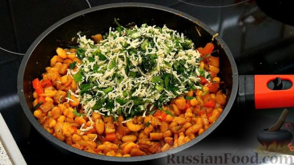 Рагу а-ля индийское карри с картошкой, фасолью, сыром и креветками